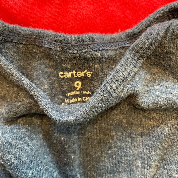 Lot of 9 month clothing. 3 long sleeve onesies (Carter’s) and 3 pants (H&M) - Picture 4 of 5